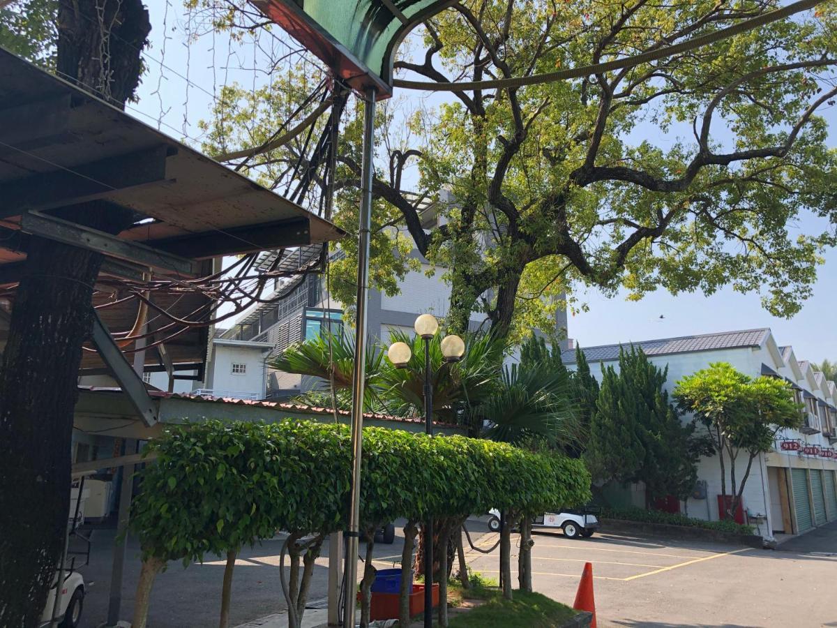 星辰庭園汽車旅館 Douliu Exterior photo